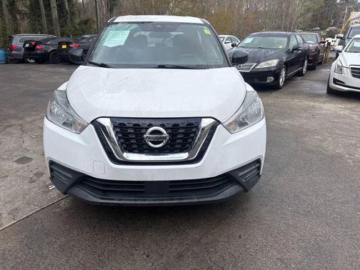 2020 Nissan Kicks S