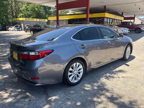 Gray 2015 Lexus ES 300h Base