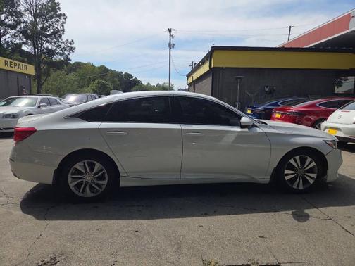 White 2018 Honda Accord LX 4dr Sedan