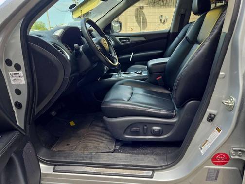 2019 Nissan Pathfinder SL 4x4 4dr SUV