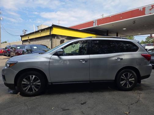 2019 Nissan Pathfinder SL 4x4 4dr SUV