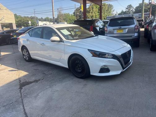 White 2022 Nissan Altima 2.5 S 4dr Sedan