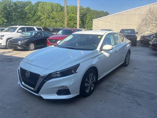 White 2022 Nissan Altima 2.5 S 4dr Sedan