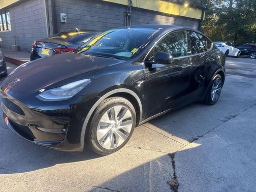 2021 Tesla Model Y Long Range AWD 4dr Crossover