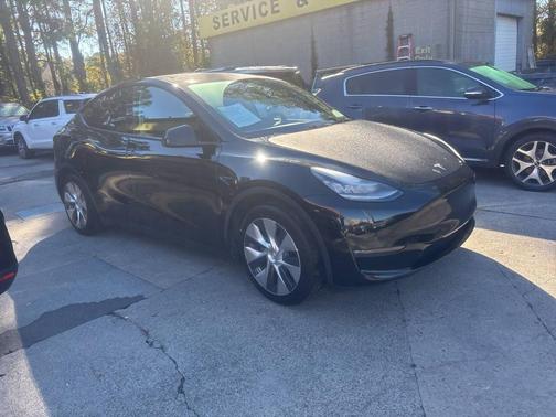 2021 Tesla Model Y Long Range AWD 4dr Crossover