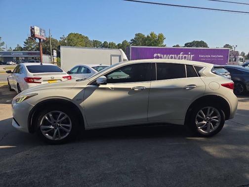 2018 INFINITI QX30 Base 4dr Crossover