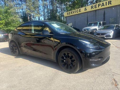 2023 Tesla Model Y Long Range AWD 4dr Crossover