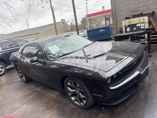 2015 Dodge Challenger SXT Plus