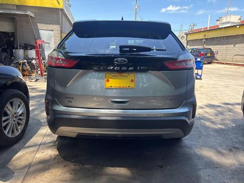 Silver 2022 Ford Edge SEL