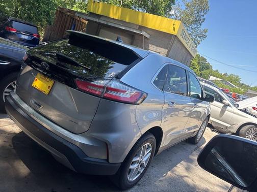 Silver 2022 Ford Edge SEL
