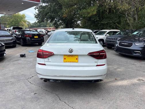 2018 Volkswagen Passat 2.0T SE