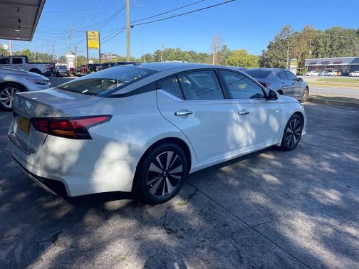 2022 Nissan Altima 2.5 SV