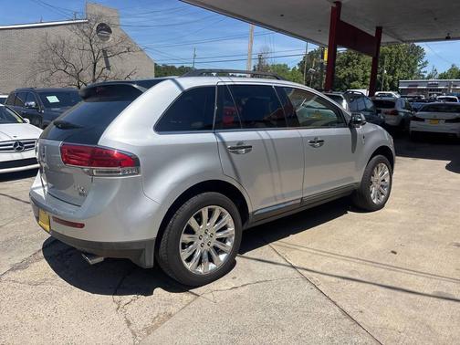 Silver 2013 Lincoln MKX Base