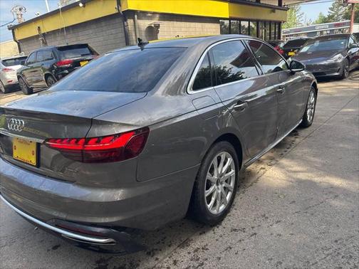 2022 Audi A4 40 Premium
