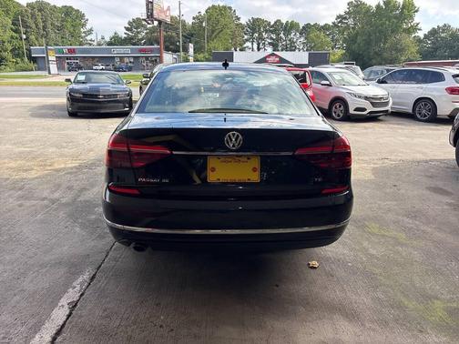 Black 2017 Volkswagen Passat 1.8T SE w/Technology