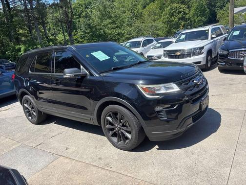 Black 2019 Ford Explorer XLT 4dr SUV
