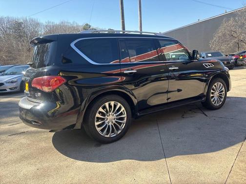 2017 INFINITI QX80 Base