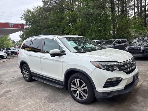 White 2017 Honda Pilot EX-L