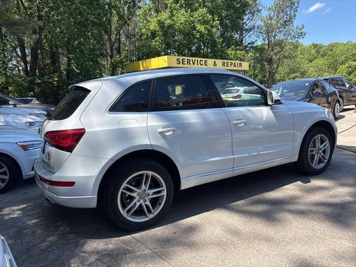 White 2014 Audi Q5 2.0T Premium Plus