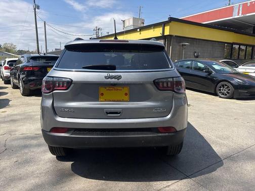 Silver 2019 Jeep Compass Latitude