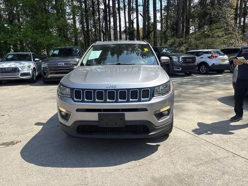 Silver 2019 Jeep Compass Latitude