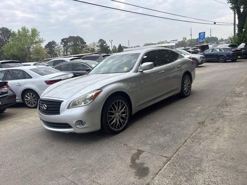Silver 2011 INFINITI M37x Base