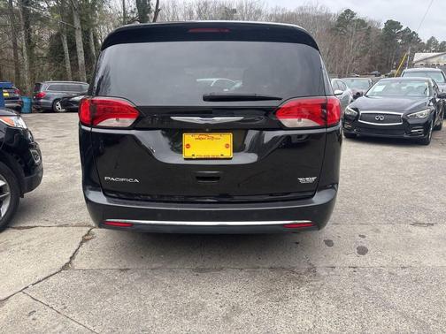 2018 Chrysler Pacifica Touring-L