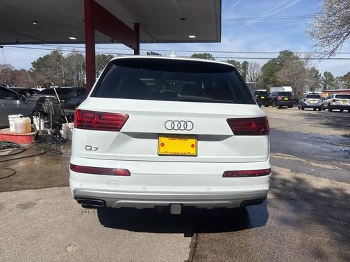 2019 Audi Q7 55 Premium Plus