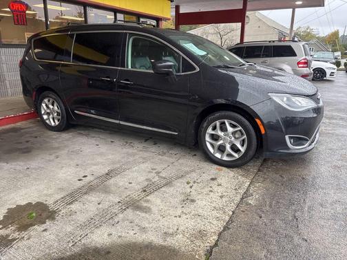 2019 Chrysler Pacifica Touring-L Plus