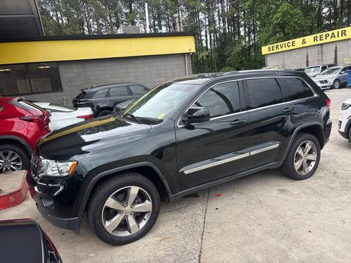 Black Forest Green Pearlcoat 2013 Jeep Grand Cherokee Laredo