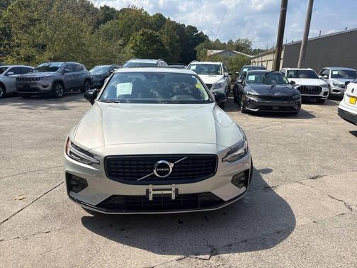 2021 Volvo S60 T5 Momentum