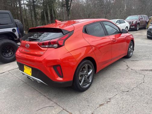 2019 Hyundai Veloster 2