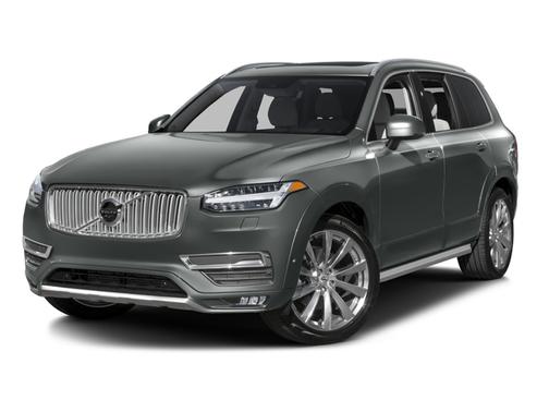 White 2016 Volvo XC90 T6 Momentum