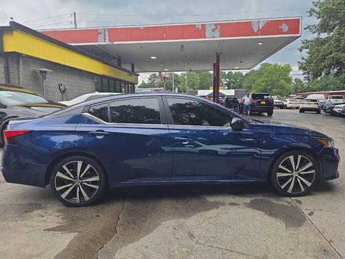 2021 Nissan Altima 2.5 SR 4dr Sedan