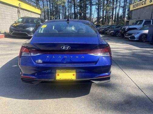 2023 Hyundai ELANTRA SEL