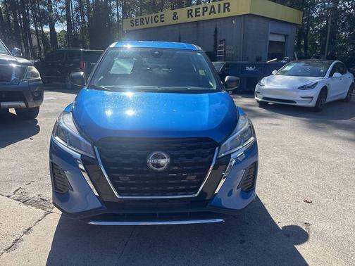 2023 Nissan Kicks S
