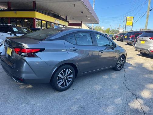 2021 Nissan Versa 1.6 SV