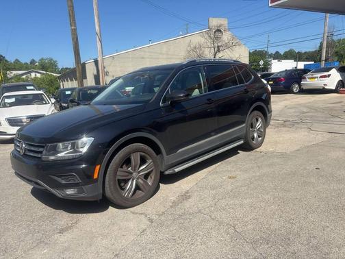 Black 2020 Volkswagen Tiguan 2.0T SEL
