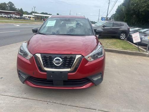 Red 2020 Nissan Kicks SR