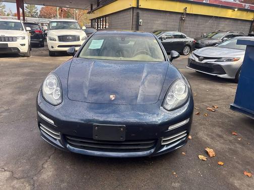 2015 Porsche Panamera 4S