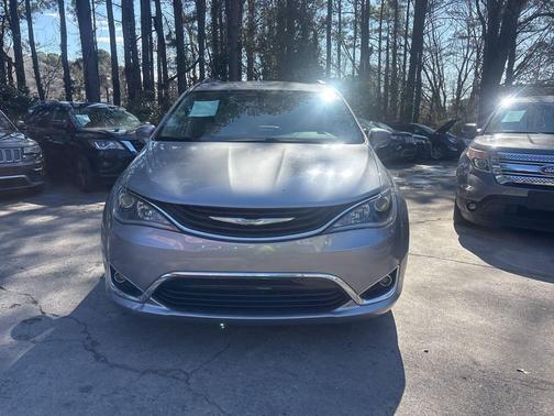 2018 Chrysler Pacifica Hybrid Touring L