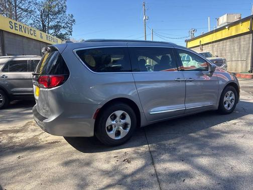 2018 Chrysler Pacifica Hybrid Touring L