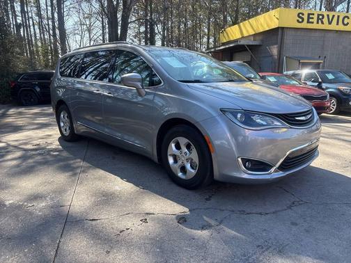 2018 Chrysler Pacifica Hybrid Touring L