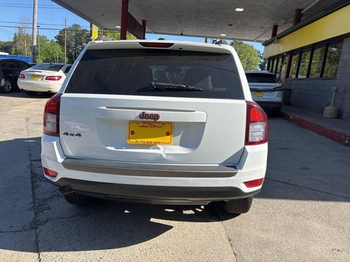 White 2016 Jeep Compass Sport