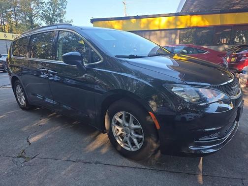 Black 2021 Chrysler Voyager LXI