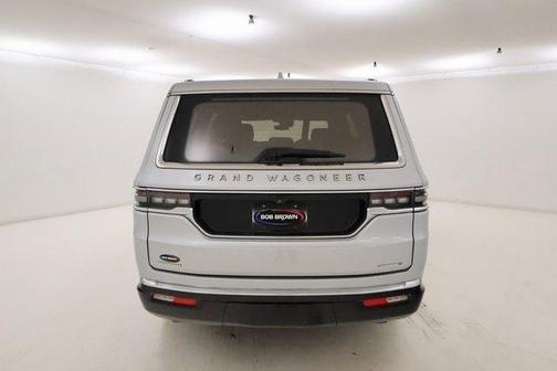 2022 Jeep Grand Wagoneer Series III