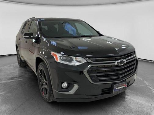 Mosaic Black Metallic 2020 Chevrolet Traverse Premier
