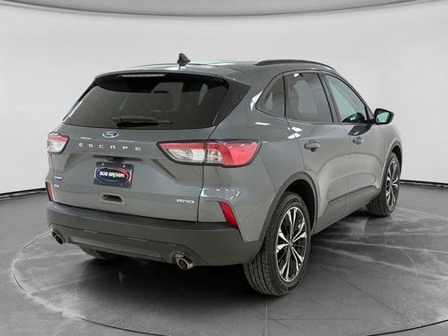 Carbonized Gray Metallic 2021 Ford Escape SE