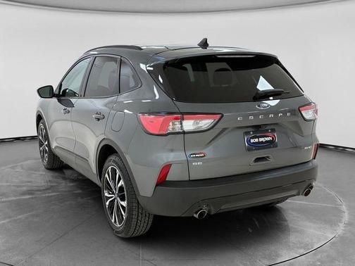 Carbonized Gray Metallic 2021 Ford Escape SE