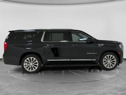 Onyx Black 2024 GMC Yukon XL Denali